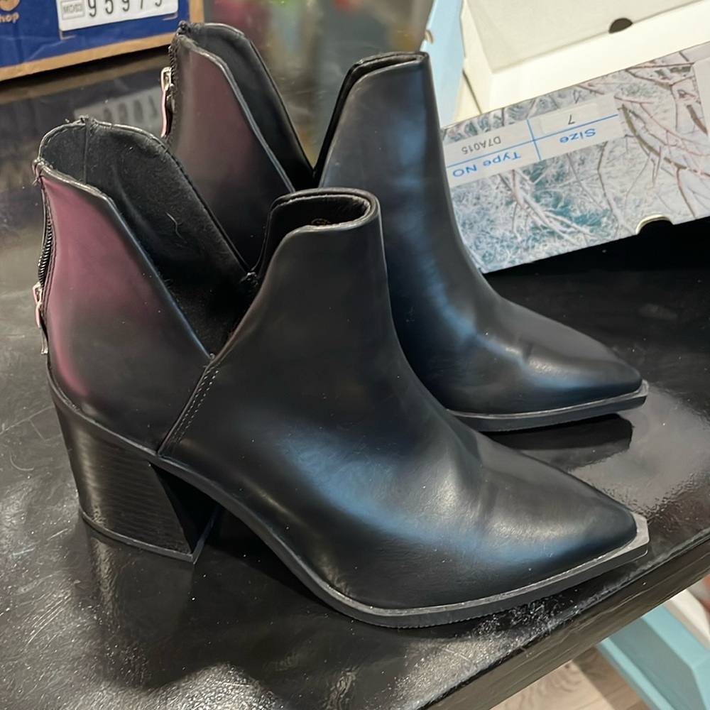 Kathemoi Women’s Ankle Boots